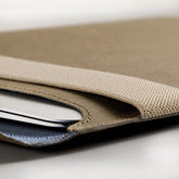 Housse végane pour ordinateur portable 13 pouces Sigurd par Akkoniq sur Meanwhile Boutique